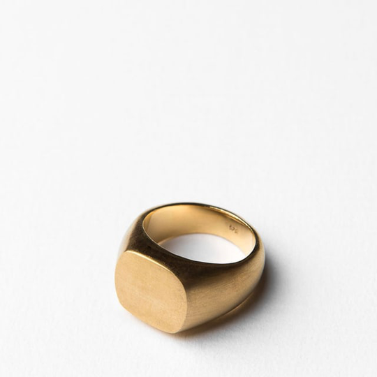Oval clean ring gold, 58.