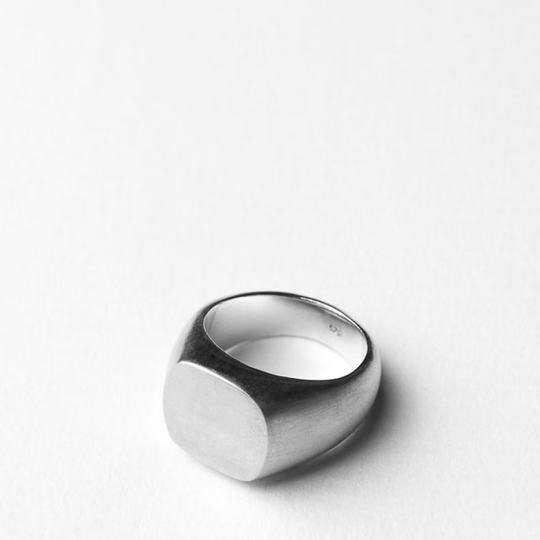 Oval clean ring silver, 54.