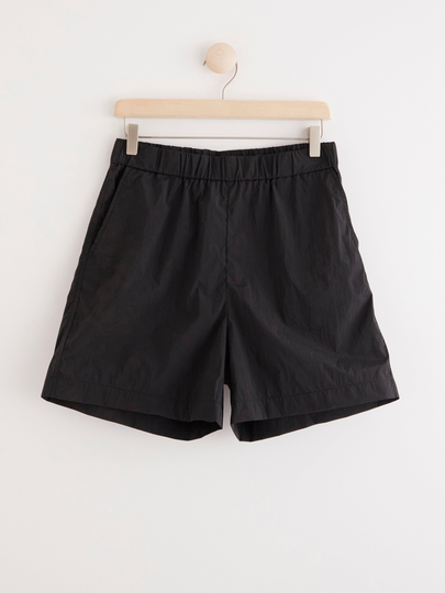 Nylonshorts med hög midja