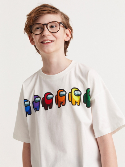 T-shirt med Among Us
