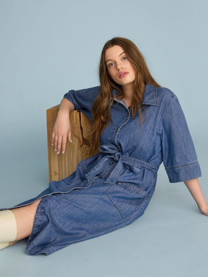 Kortärmad klänning i denim
