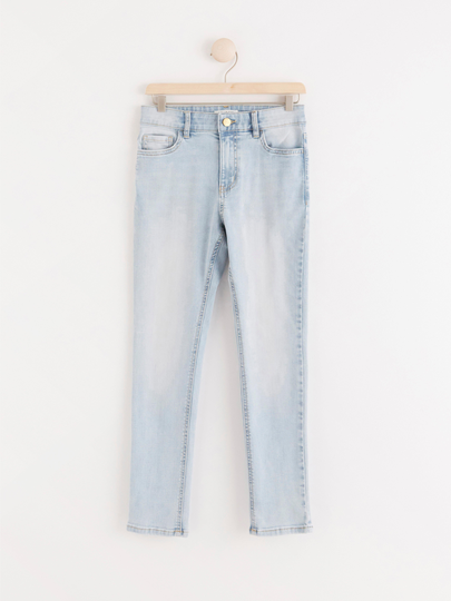 SELMA WIDER FIT Slim jeans med generös passform