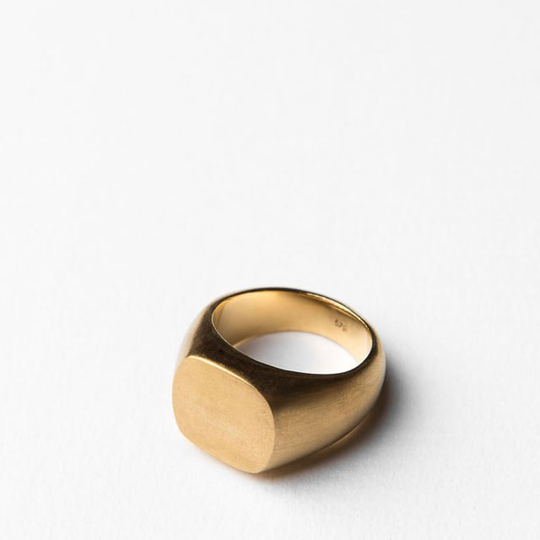 Oval clean ring gold, 56.