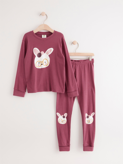 Pyjamasset med kaniner