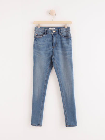 SELMA Slim jeans med hög midja