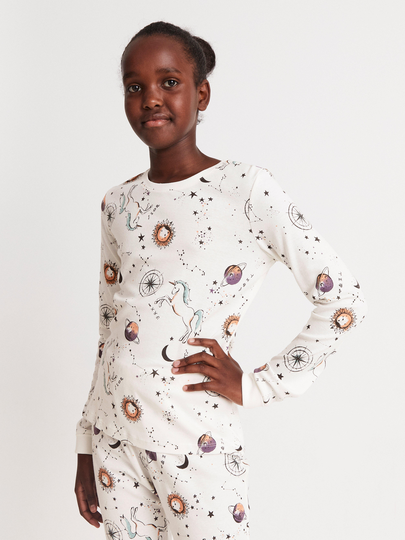 Pyjamas med rymdtryck