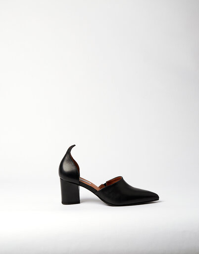 The Riverside Black Leather Pump