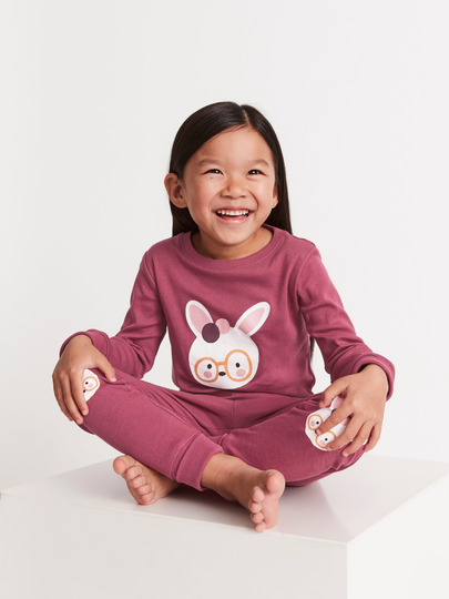 Pyjamasset med kaniner
